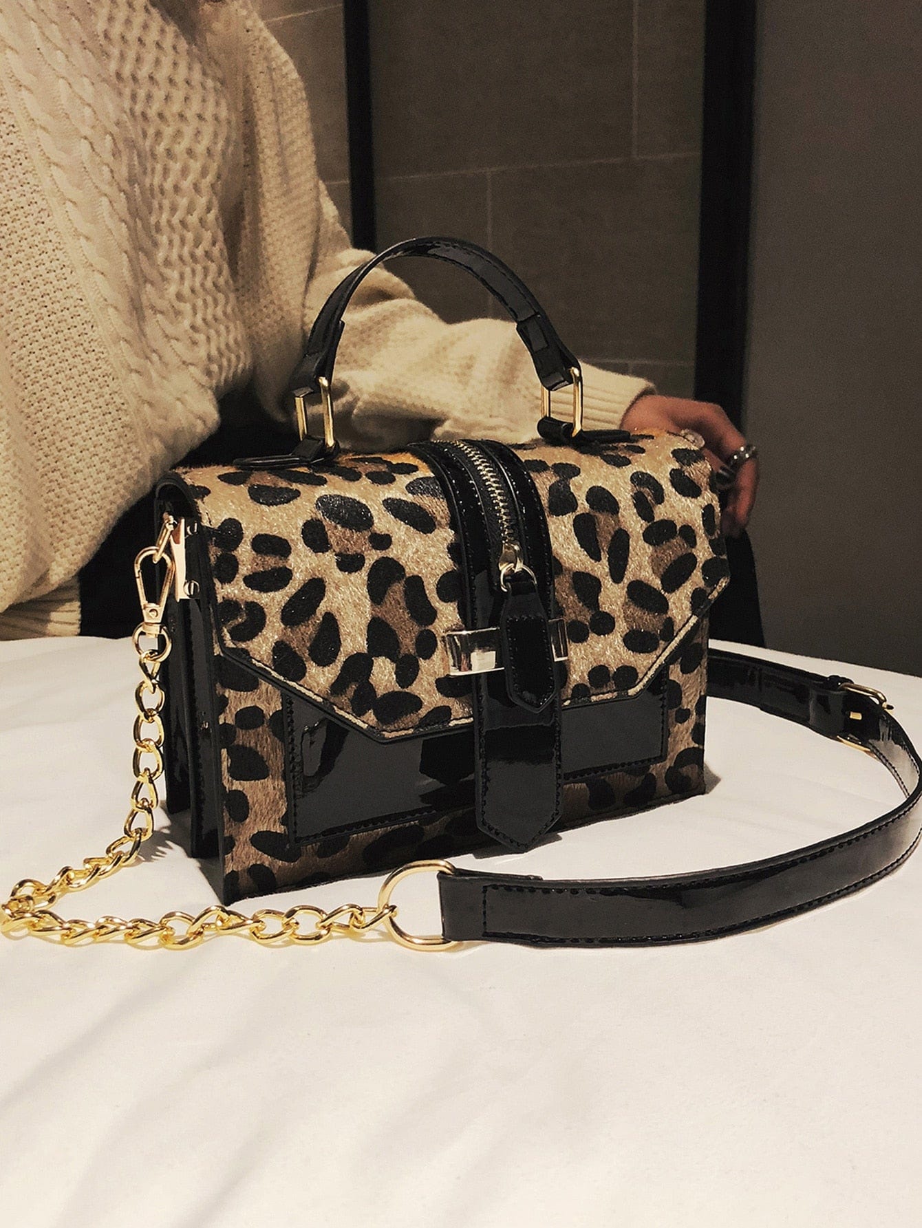 Gloue mini bolso estampado de leopardo