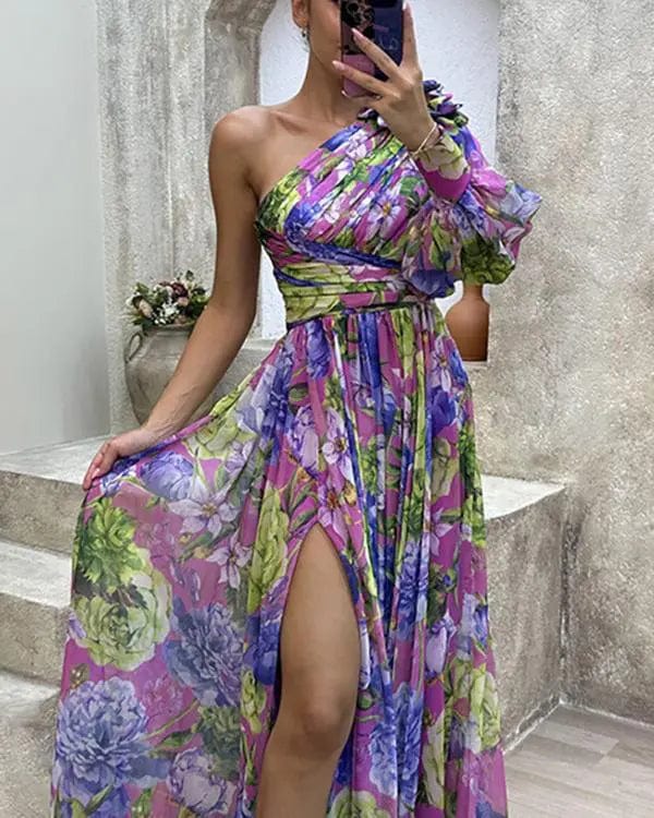 Vestido Maxi floral con abertura alta y un hombro con manga farol